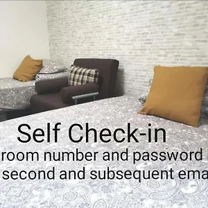  Apartment Lx -- Self Check-in -- Number & Password Is In The Following Email